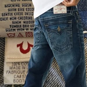TRUE RELEGION, ME S, BOOT UT JEANS SIZE 38